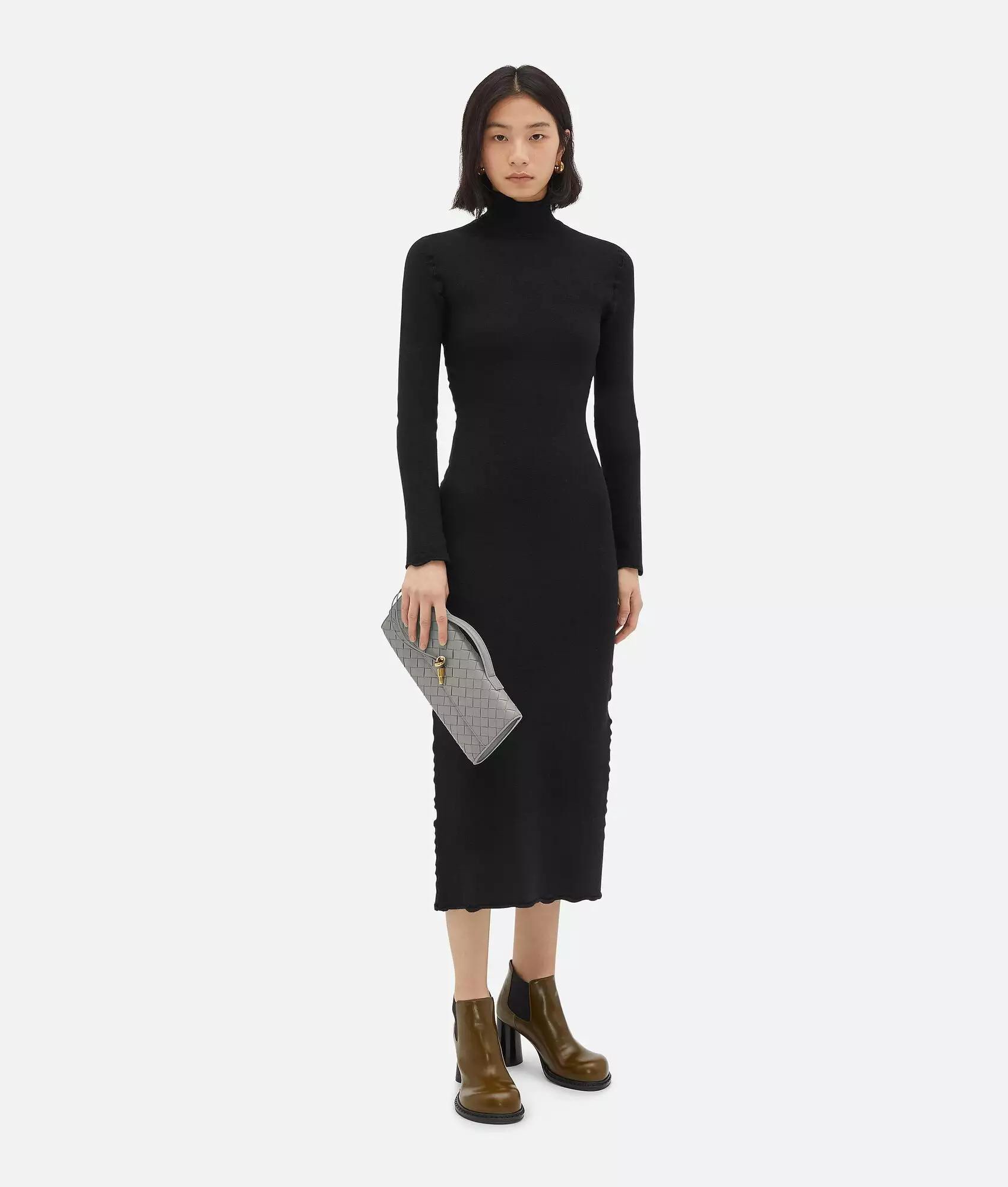 741511手拿晚宴包 銀灰色出_11