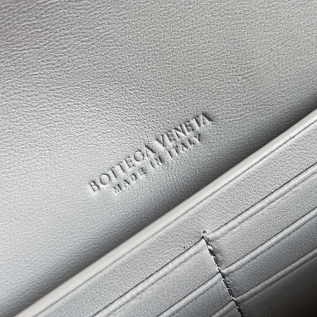 741511手拿晚宴包 銀灰色出_8