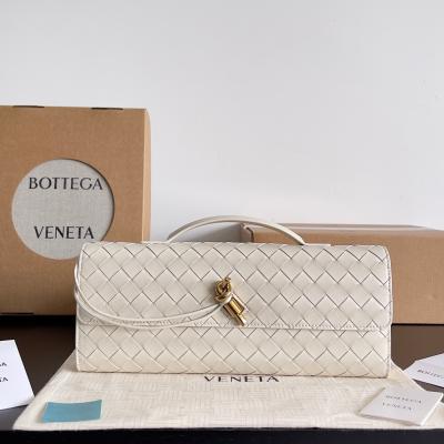 741511手拿晚宴包 海鹽色