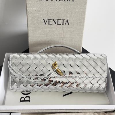 741511手拿晚宴包 銀/金扣