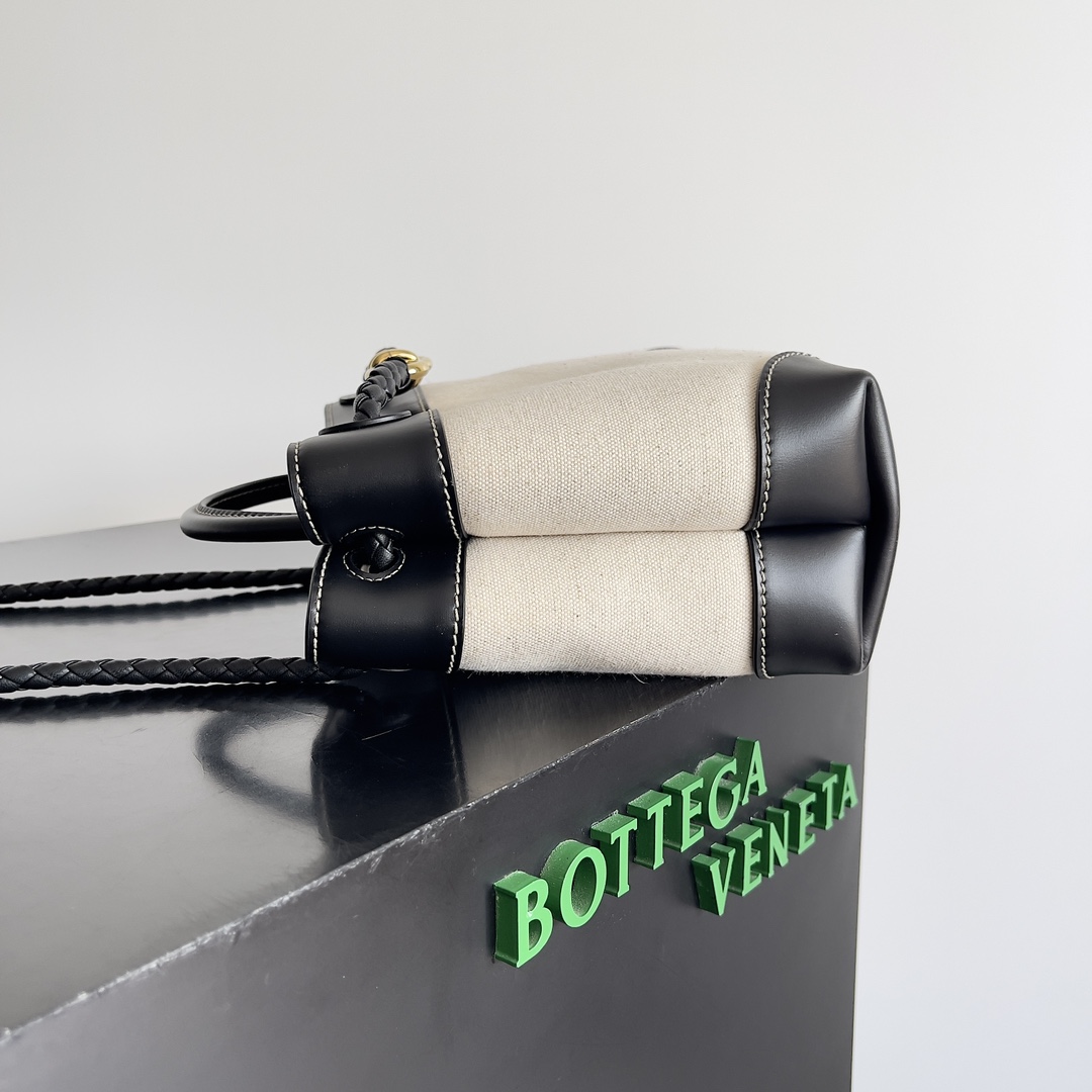 743568 Andiamo蝴蝶結小號 黑色金扣_3