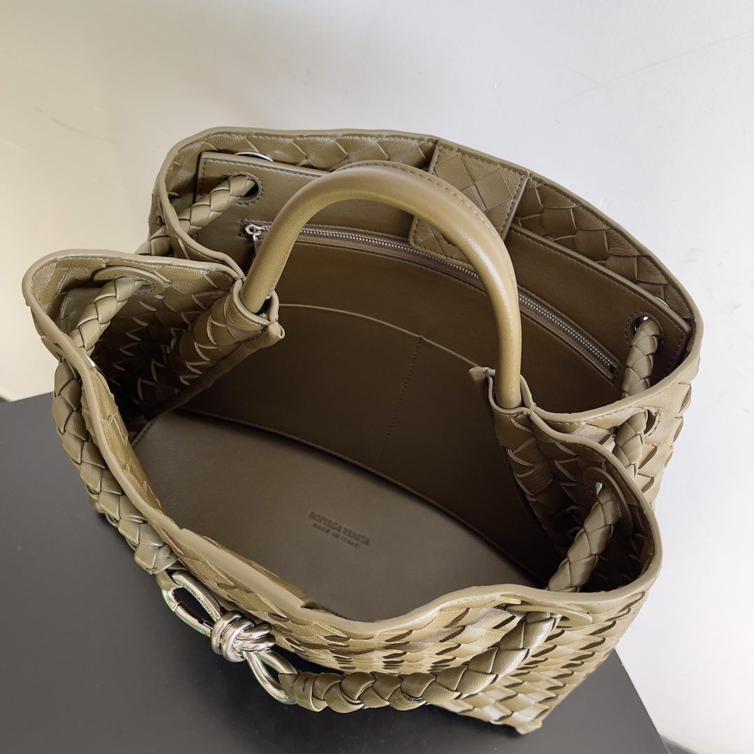 743572 Andiamo蝴蝶結中號 泥土棕色（銀扣）_10