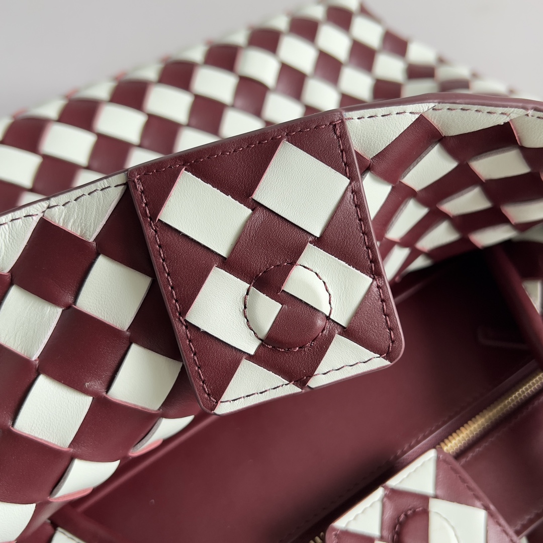 743572 Andiamo蝴蝶結中號 巴羅紅/冰藍色的（龍年限定）_8