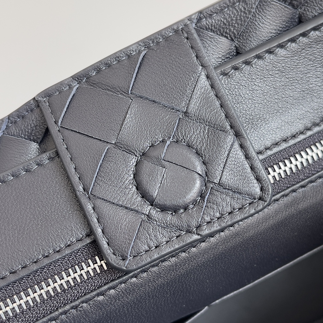 743572 Andiamo蝴蝶結中號 銀扣太空藍色_8