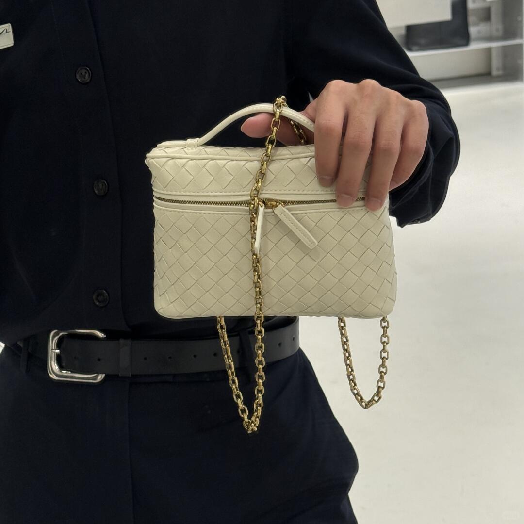 843800 Soft Vanity小號化妝包 海鹽色_14