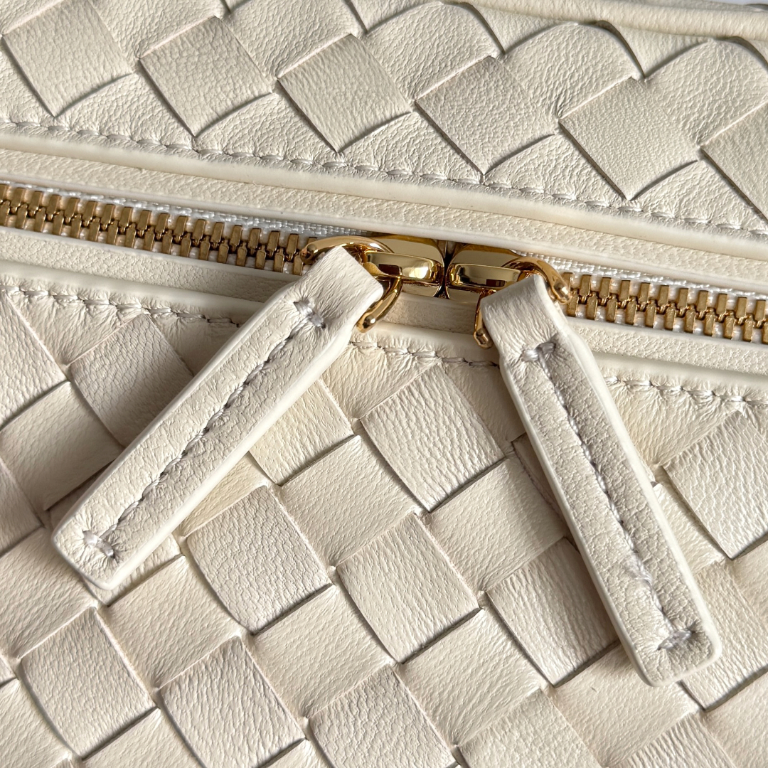 843800 Soft Vanity小號化妝包 海鹽色_6