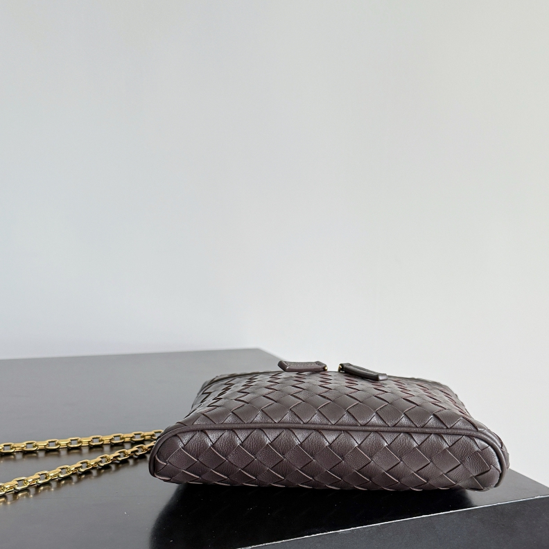 843800 Soft Vanity小號化妝包 黑棕色_5