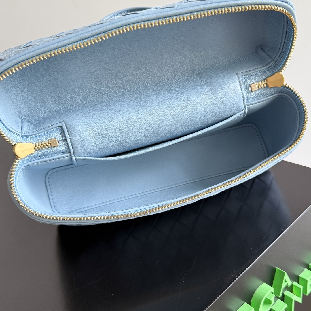 789109化妝包 麂皮淺藍色_9