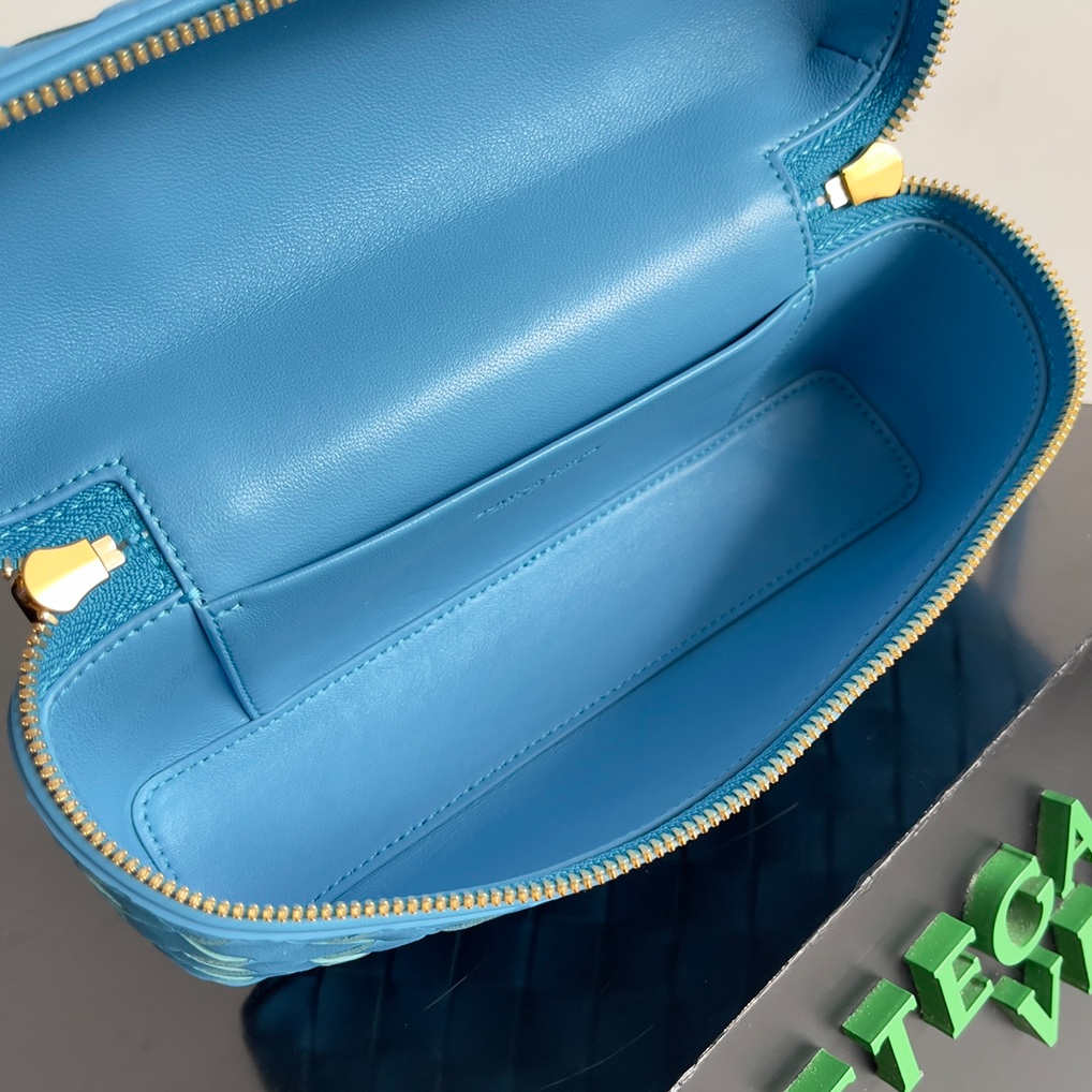 789109化妝包 泳池藍色_10