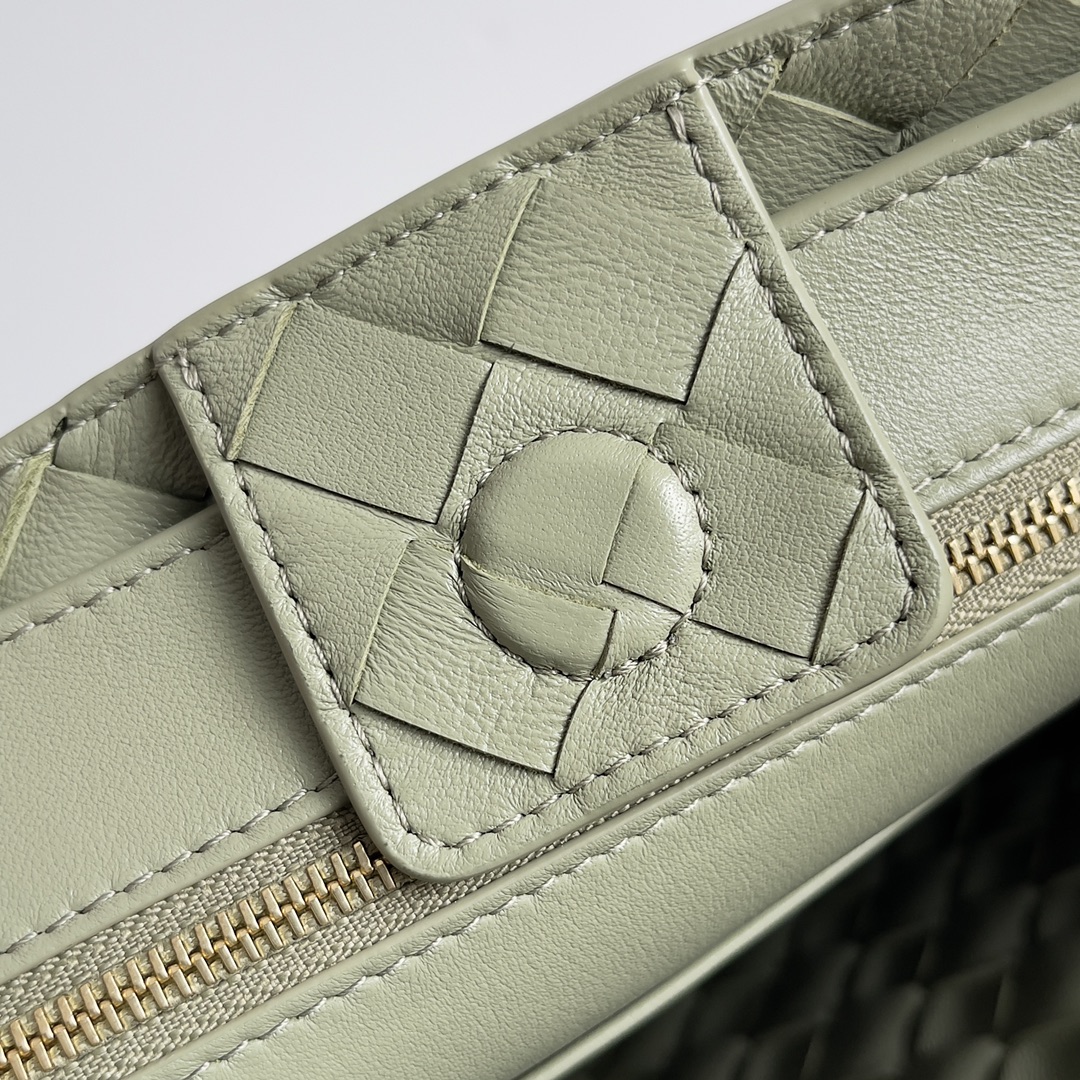 786008小號Andiamo鏈條包 洞石綠_9