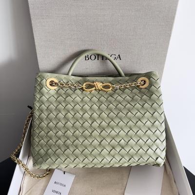 786009 Andiamo鏈條包朵中號 洞石綠