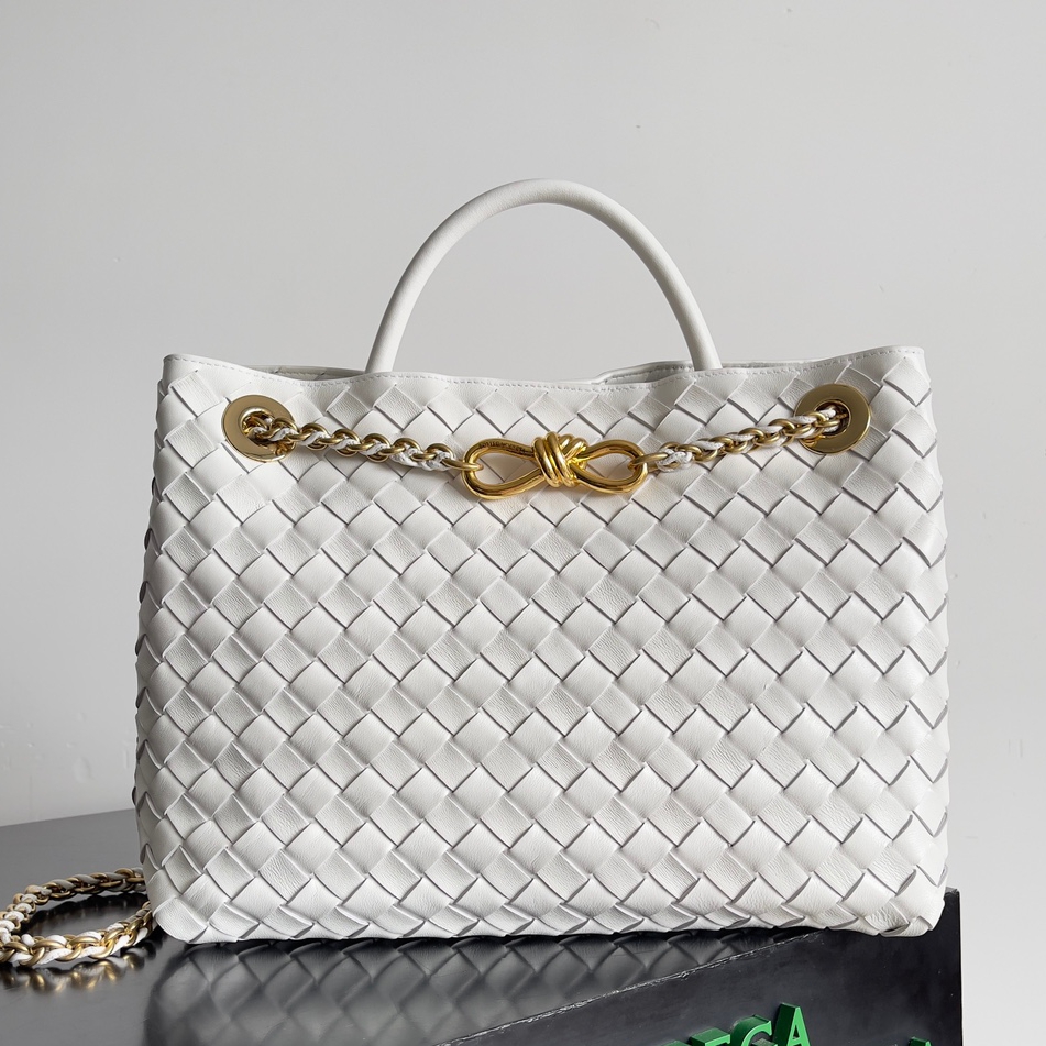 786009 Andiamo鏈條包朵中號 白色_2