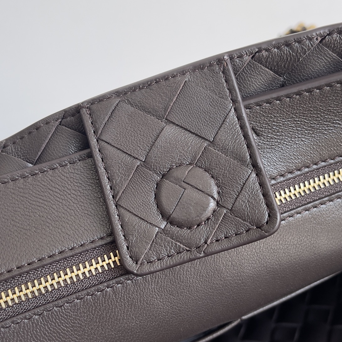 786009 Andiamo鏈條包朵中號 巧克力棕色_8