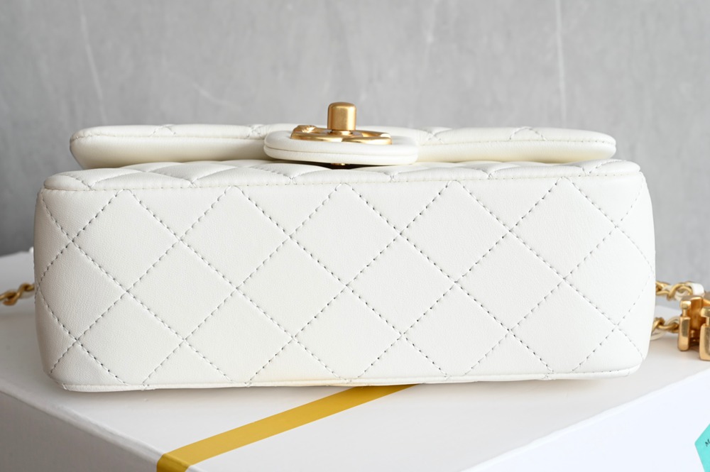 25B雙C扣口蓋包大Mini 白色_3