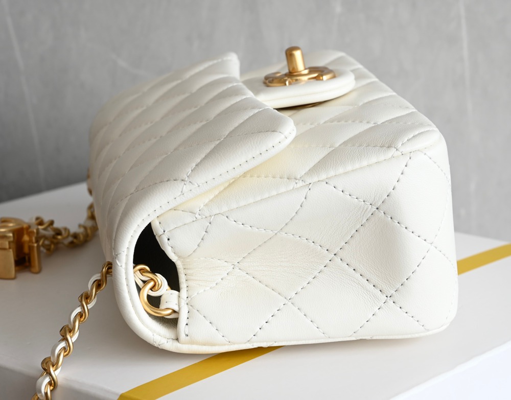 25B雙C扣口蓋包大Mini 白色_4