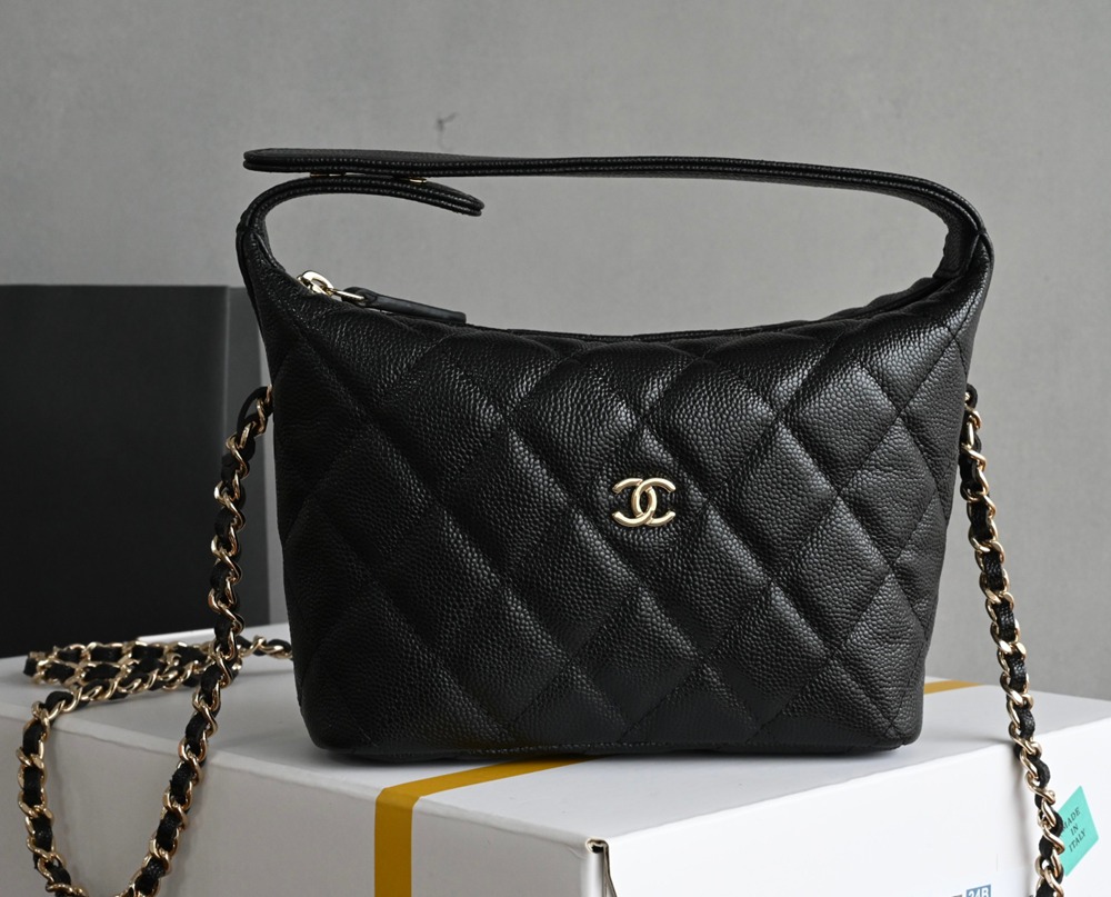 25A 浮雕大Logo手提Hobo飯盒包 黑色_1