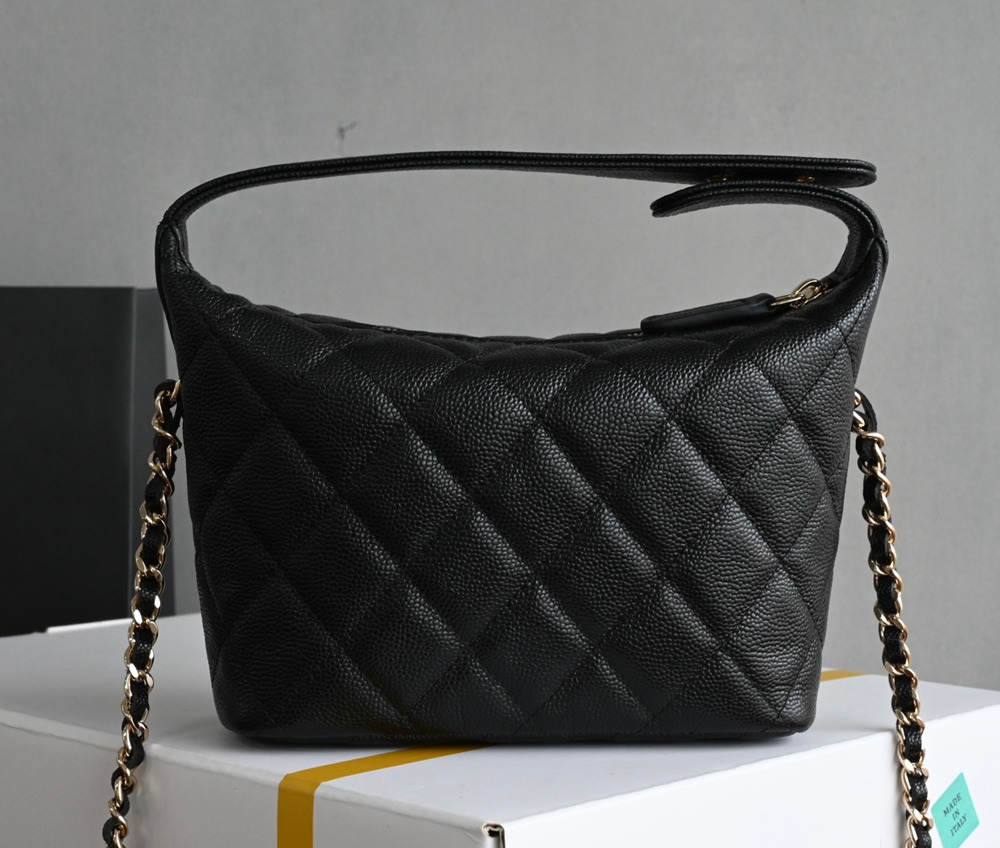 25A 浮雕大Logo手提Hobo飯盒包 黑色_2