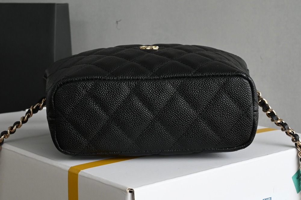 25A 浮雕大Logo手提Hobo飯盒包 黑色_3