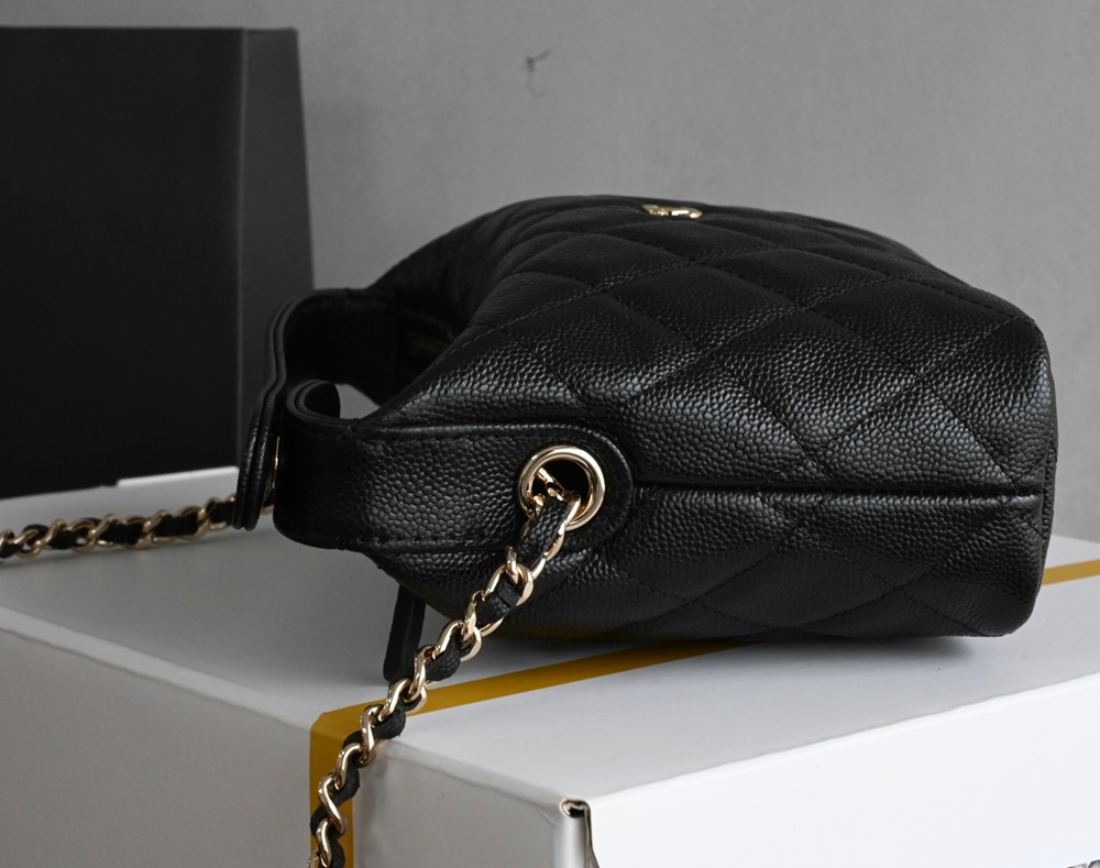 25A 浮雕大Logo手提Hobo飯盒包 黑色_4