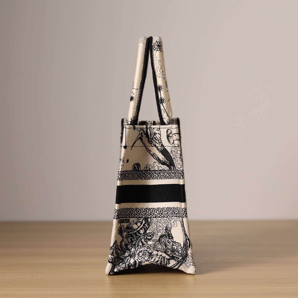 小號 Book Tote 奶白色 Zodiac 茹伊印花刺繡_3