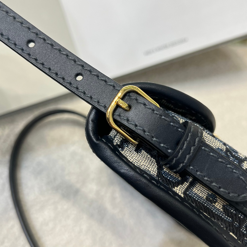 Bobby East-West迷你_9