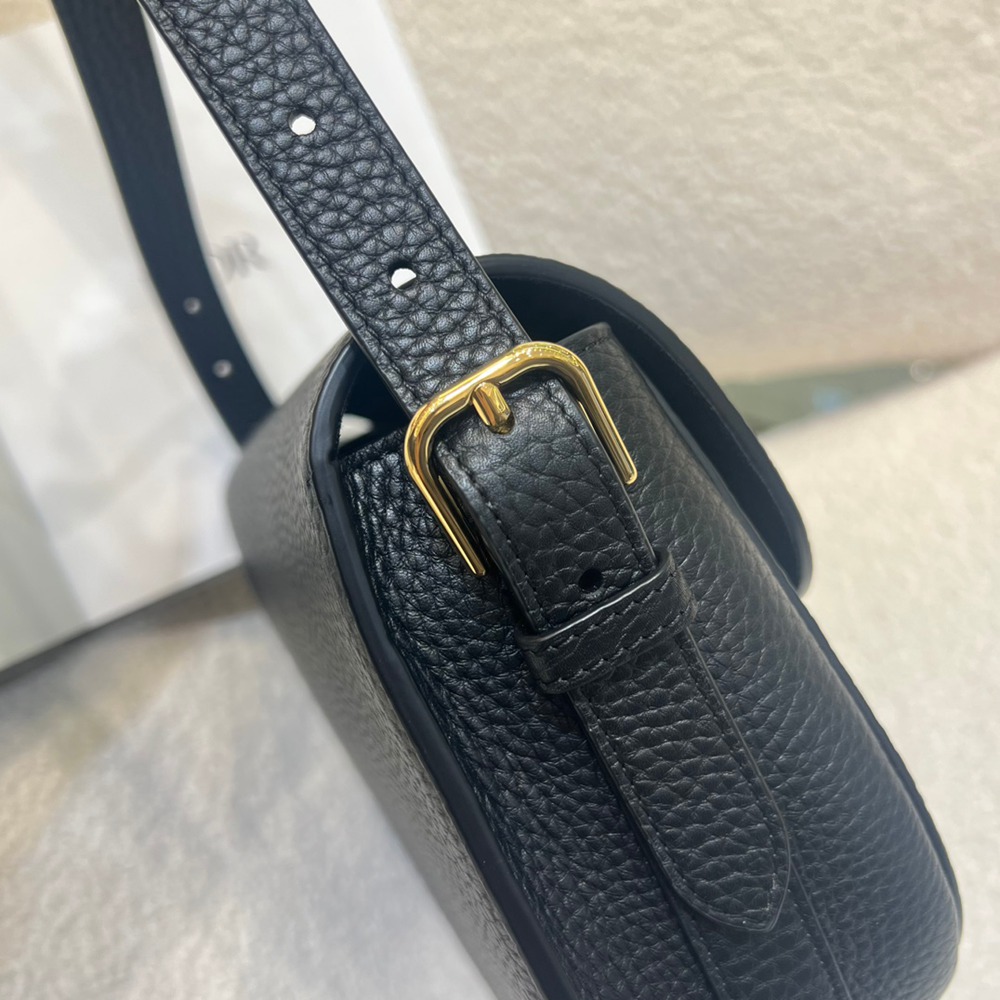 Bobby 中號粒面/牛皮_9