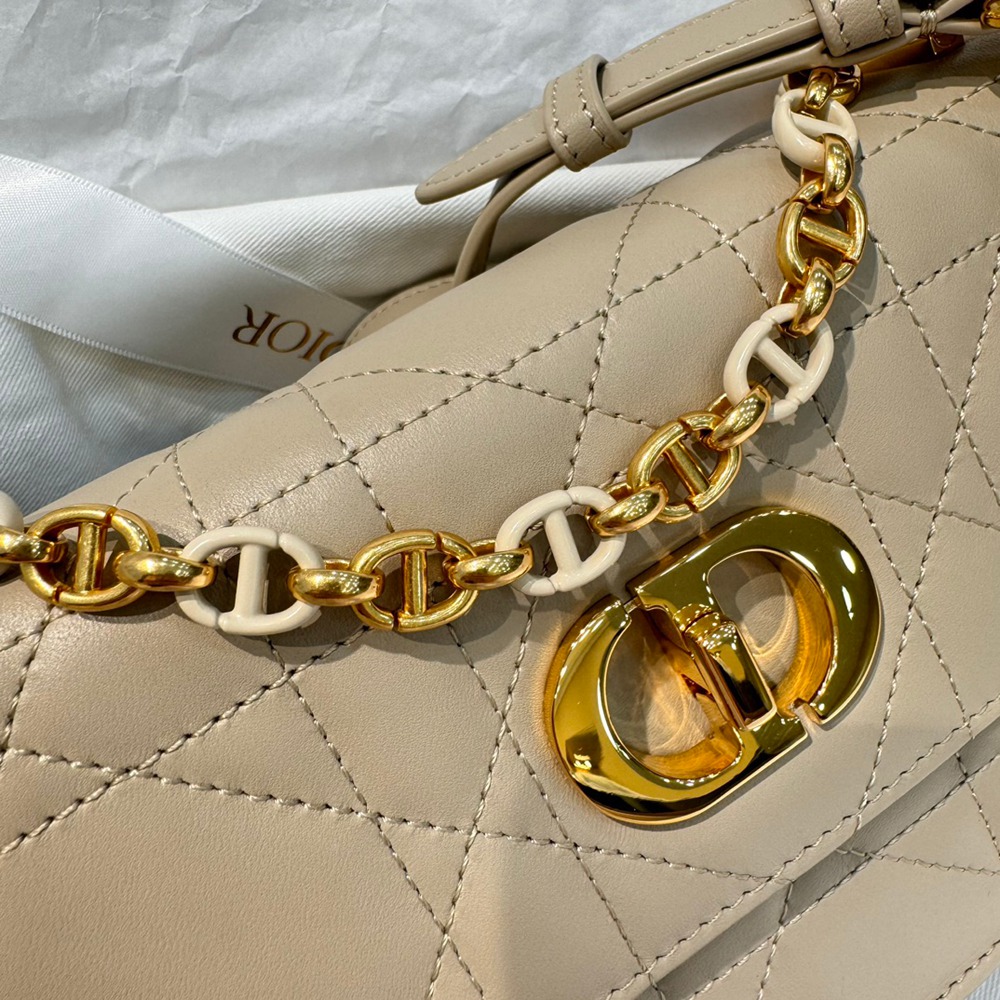 Miss Caro脂米色_4