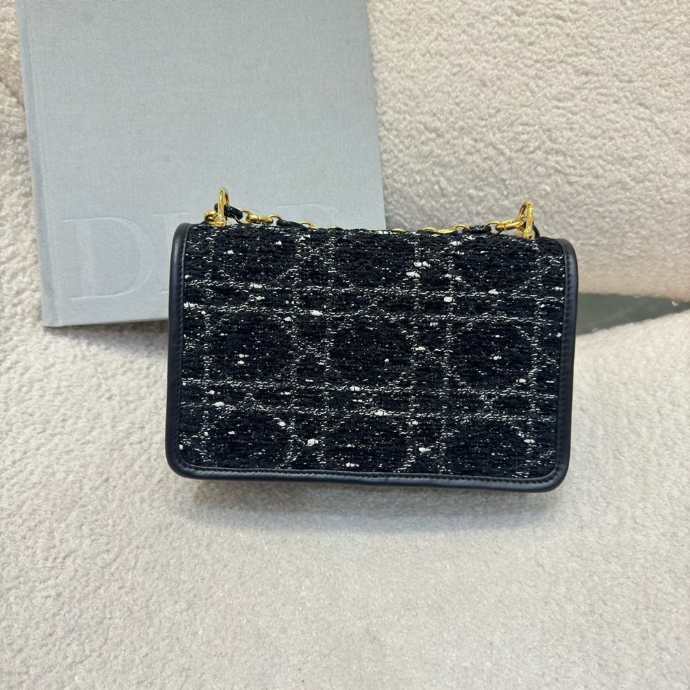 Miss Caro粗花呢_13