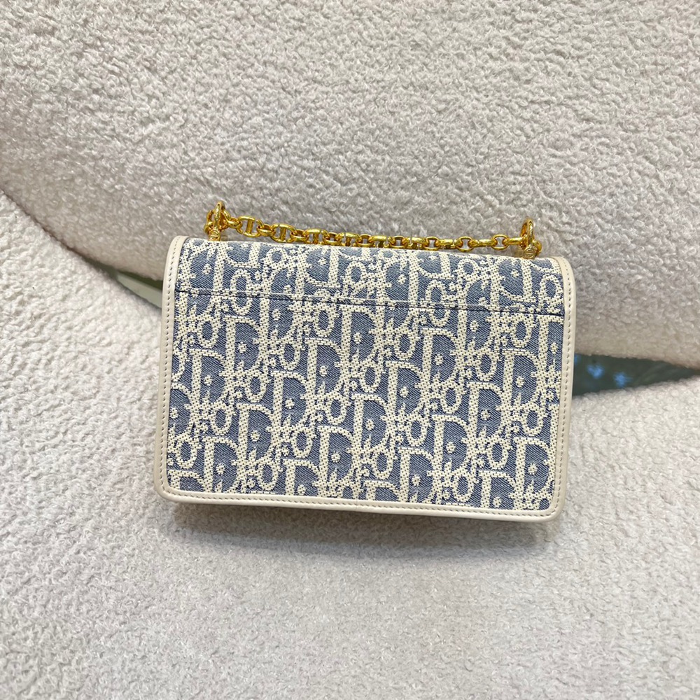 限定色Miss Caro酒椰草_2