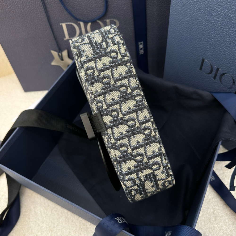 Essentials馬鞍老花_7