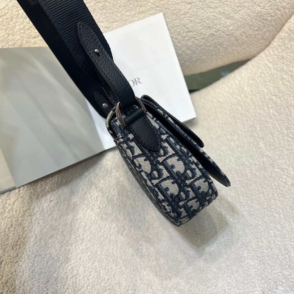 馬鞍信使包老花_3