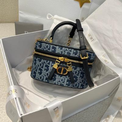 Montaigne Mini Vanity