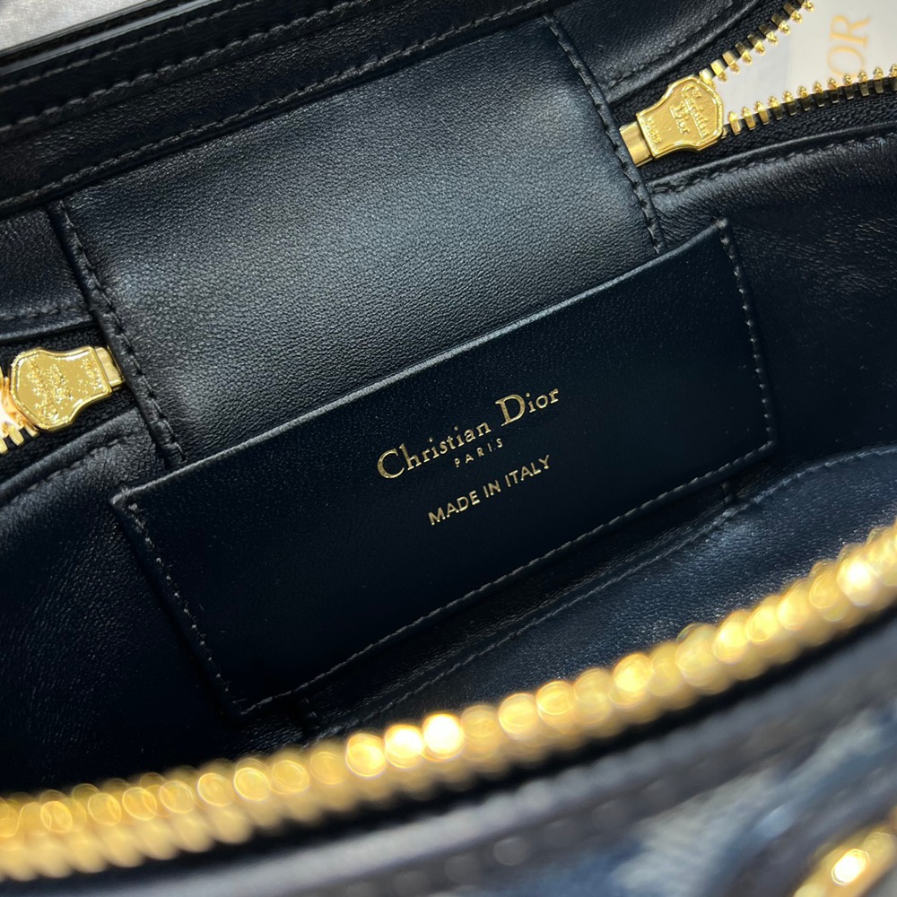 Montaigne Mini Vanity_5