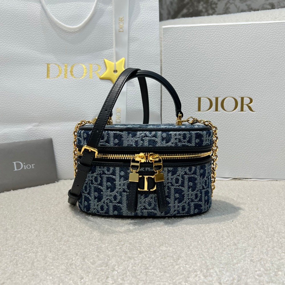 Montaigne Mini Vanity_10