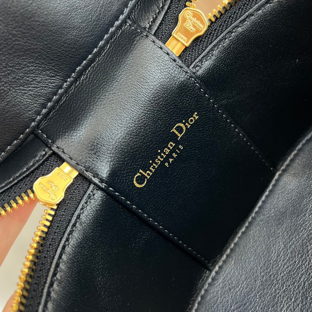 Signature Vanity老花_9