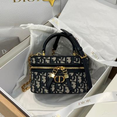 Montaigne Mini Vanity