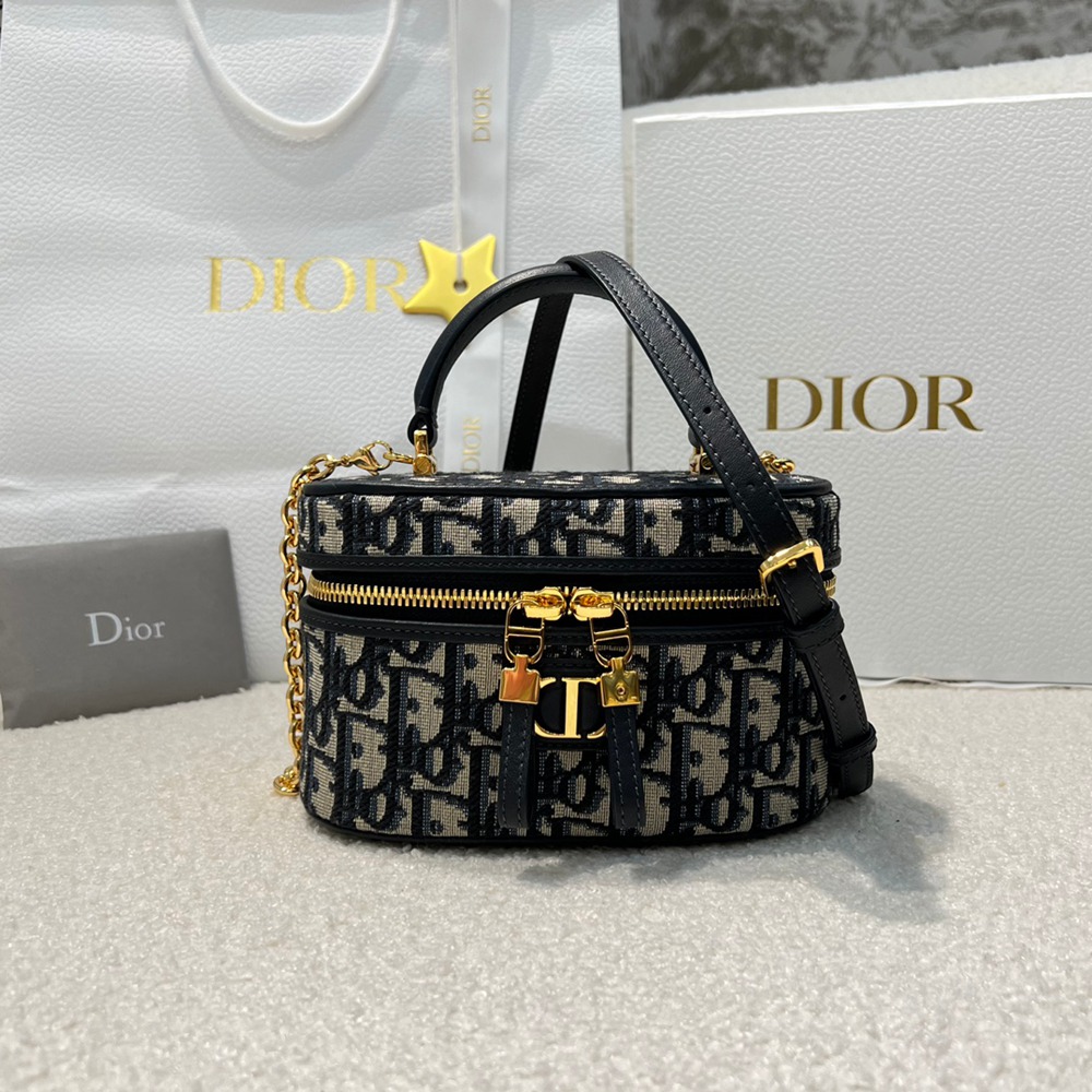 Montaigne Mini Vanity_3