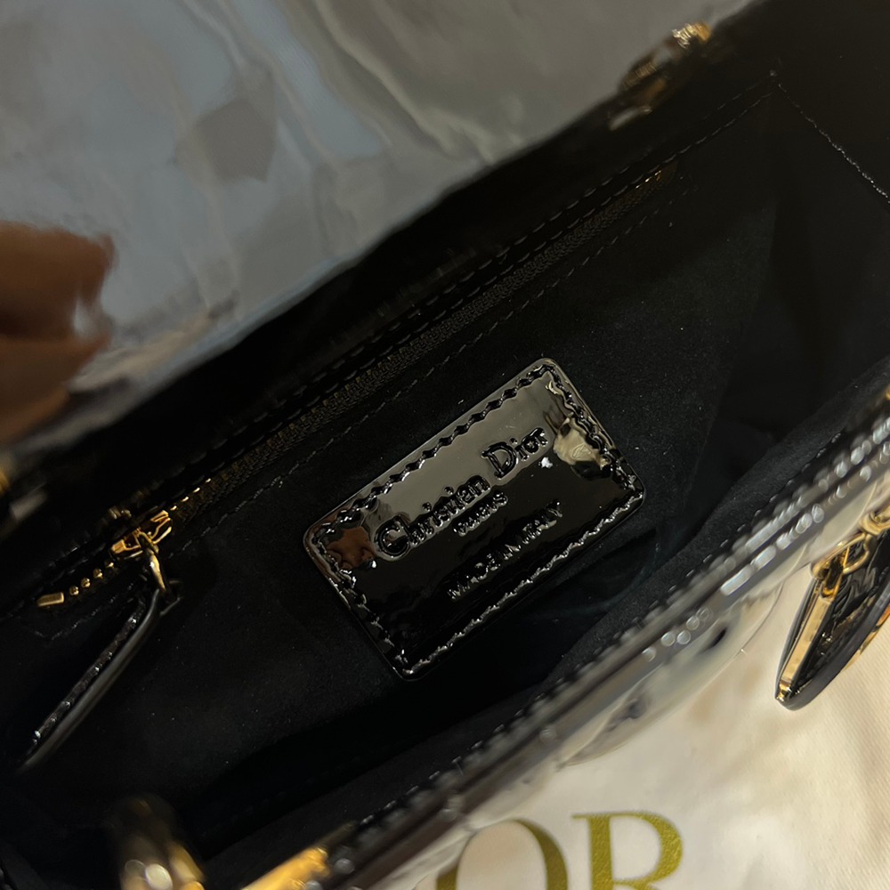 Mini Lady黑色漆皮_9