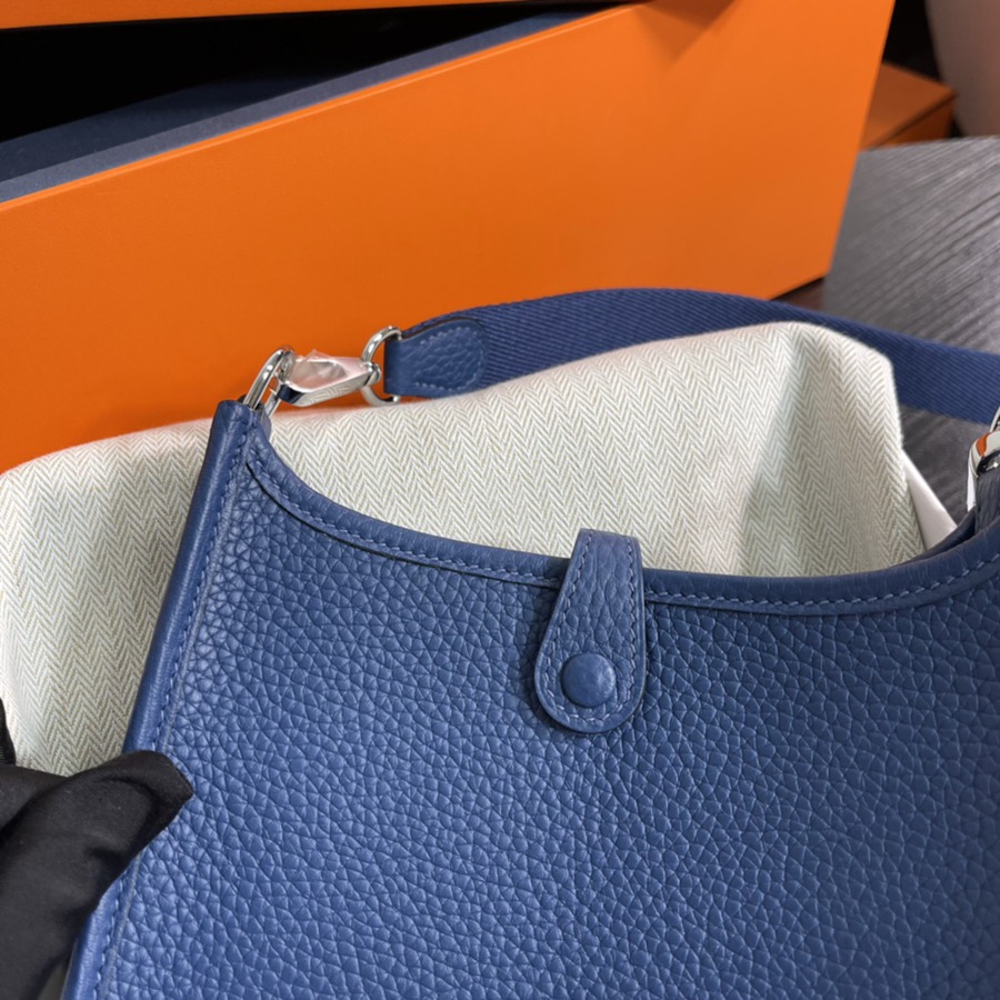 伊芙琳Evelyn 16 Mini 深遂藍 TC皮_5