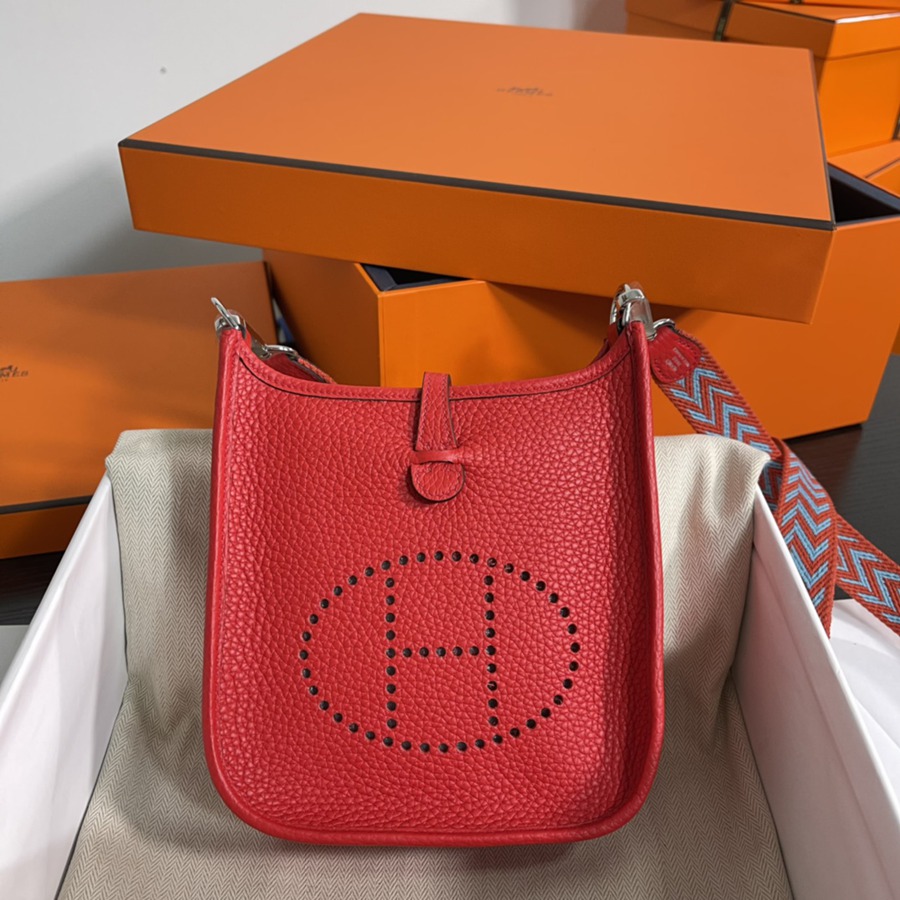 伊芙琳Evelyn 16 Mini 心紅 銀扣TC皮_1