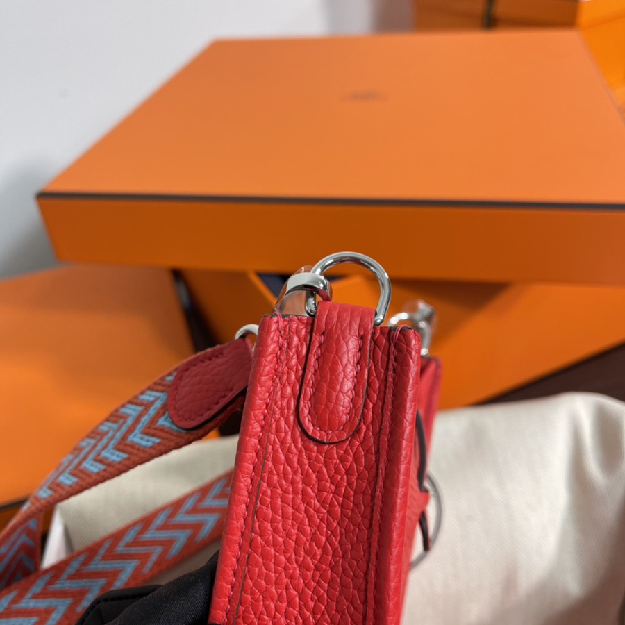 伊芙琳Evelyn 16 Mini 心紅 銀扣TC皮_3