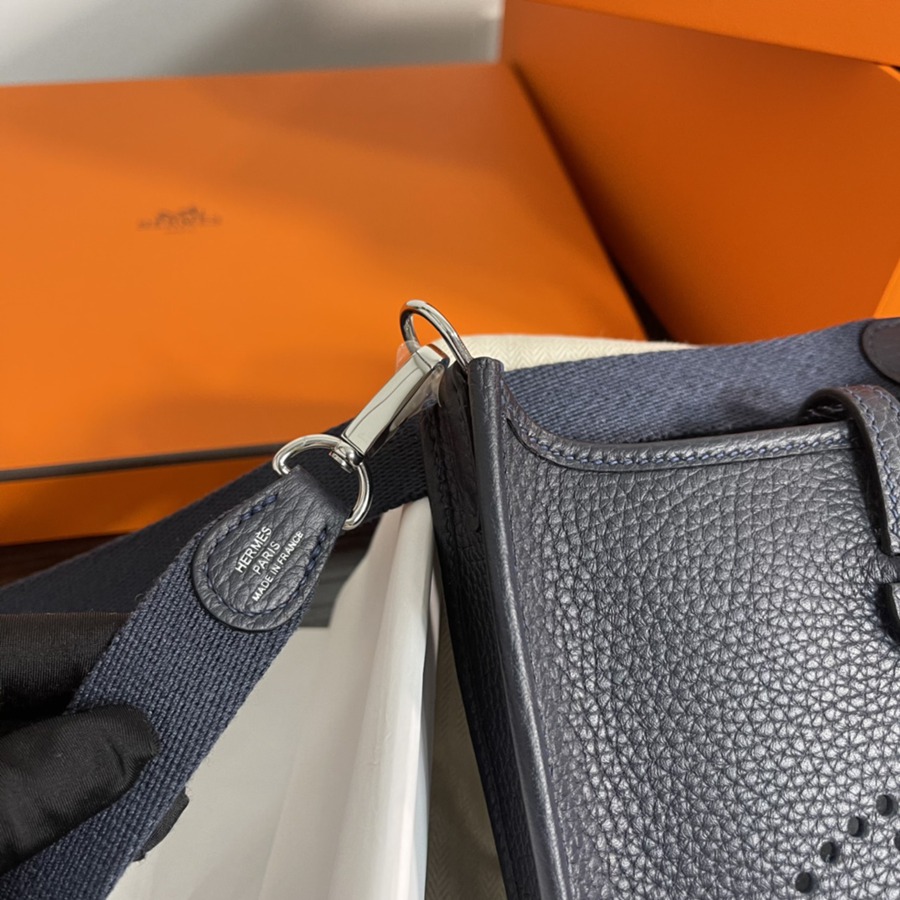 伊芙琳Evelyn 16 Mini 午夜藍 銀扣TC皮_3