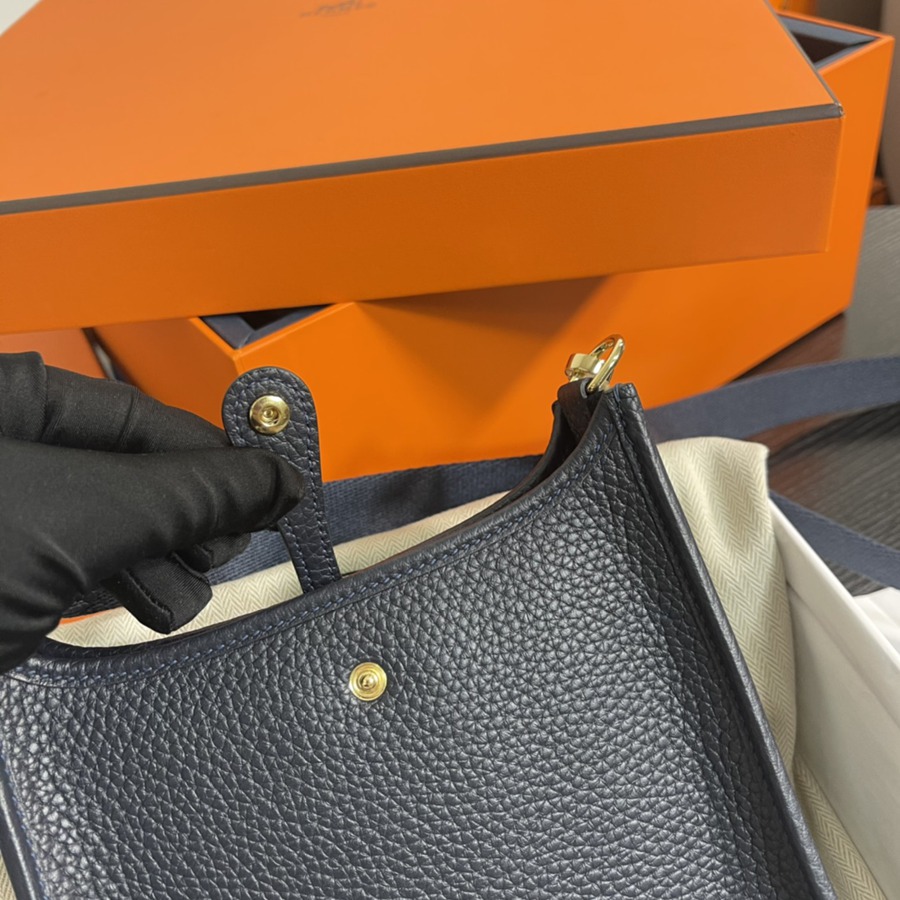 伊芙琳Evelyn 16 Mini 午夜藍 金扣TC皮_6