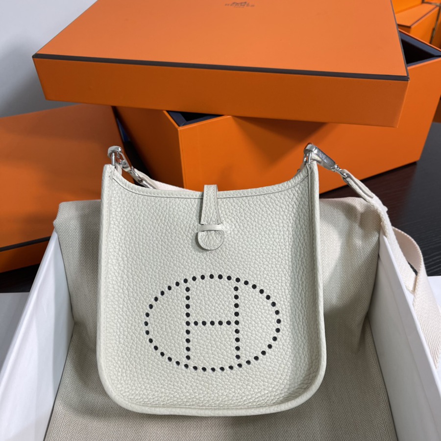 伊芙琳Evelyn 16 Mini 奶昔白 銀扣TC皮_1