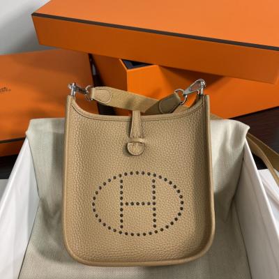 伊芙琳Evelyn 16 Mini 奶茶色 銀扣TC皮