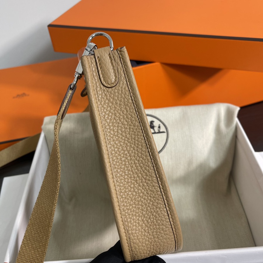 伊芙琳Evelyn 16 Mini 奶茶色 銀扣TC皮_4