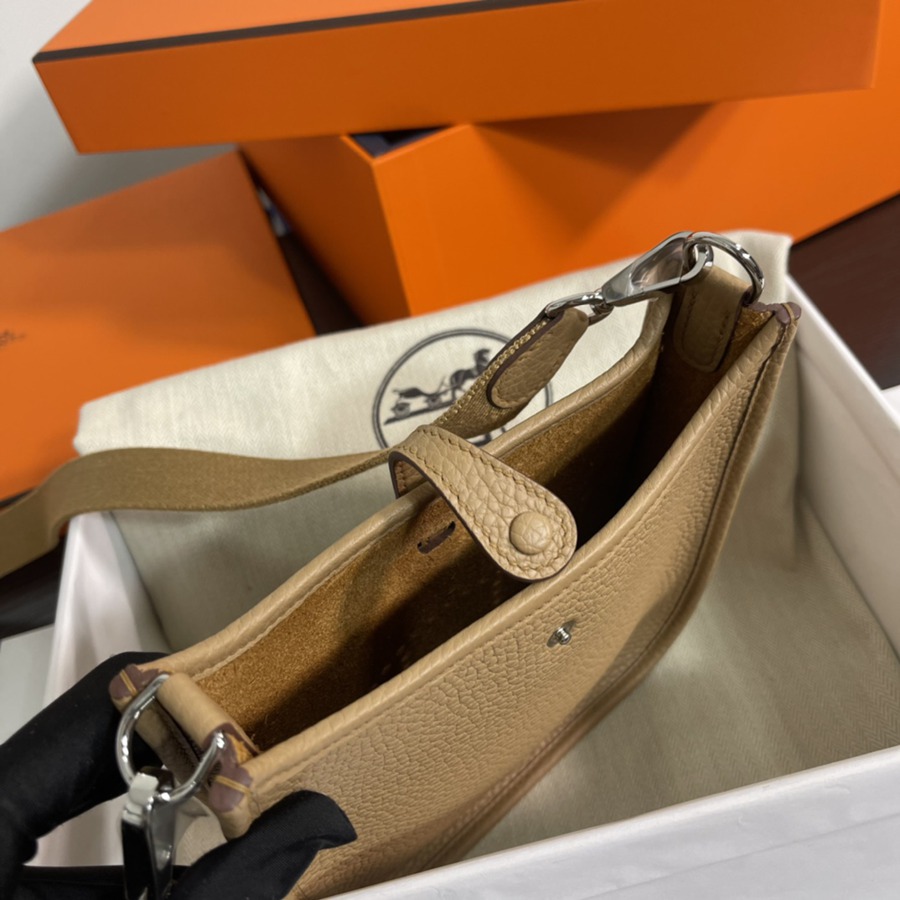 伊芙琳Evelyn 16 Mini 奶茶色 銀扣TC皮_8