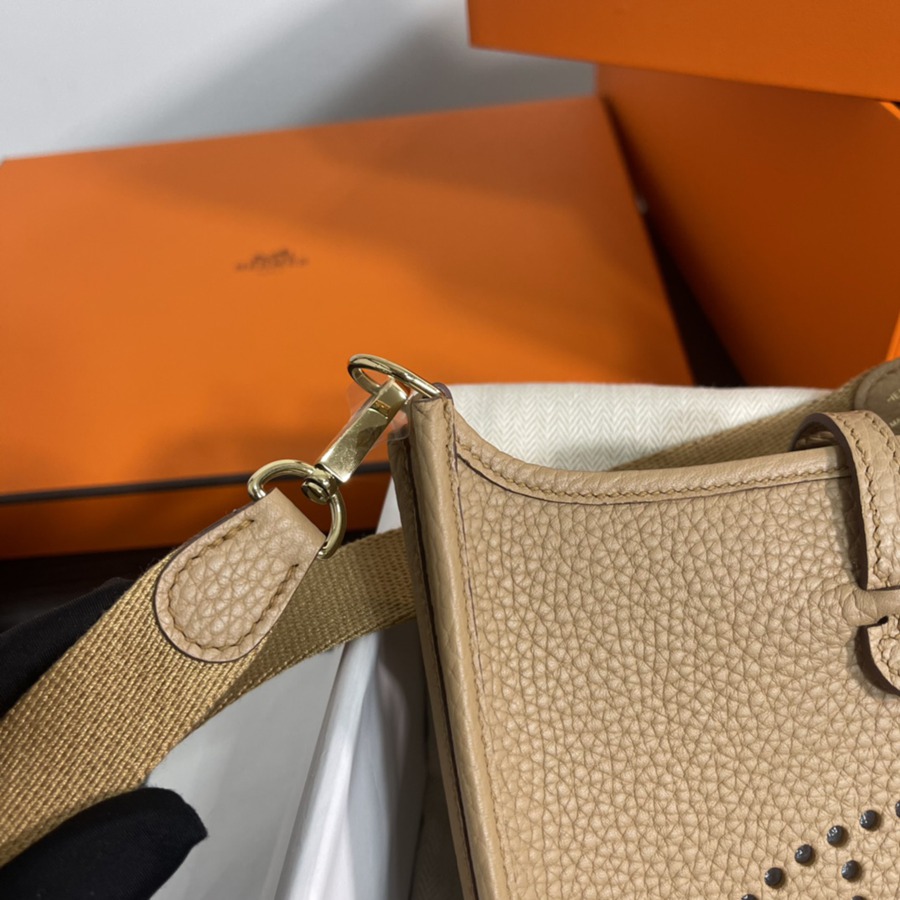 伊芙琳Evelyn 16 Mini 奶茶色 金扣TC皮_3