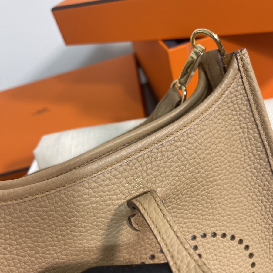 伊芙琳Evelyn 16 Mini 奶茶色 金扣TC皮_4