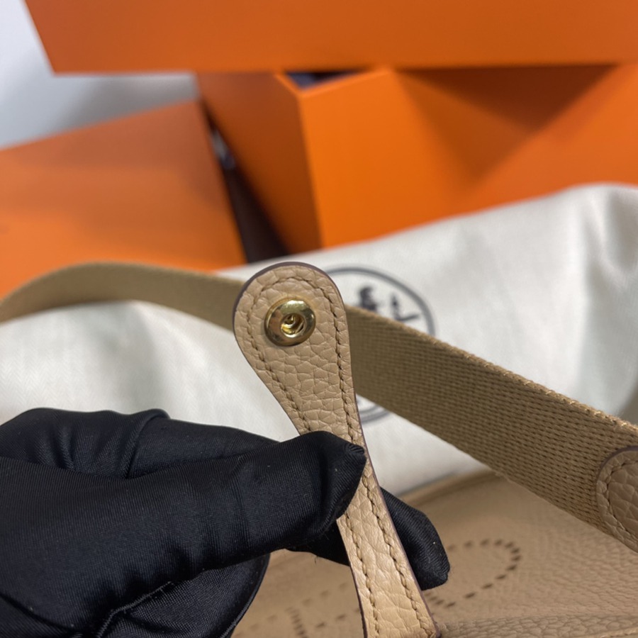 伊芙琳Evelyn 16 Mini 奶茶色 金扣TC皮_9